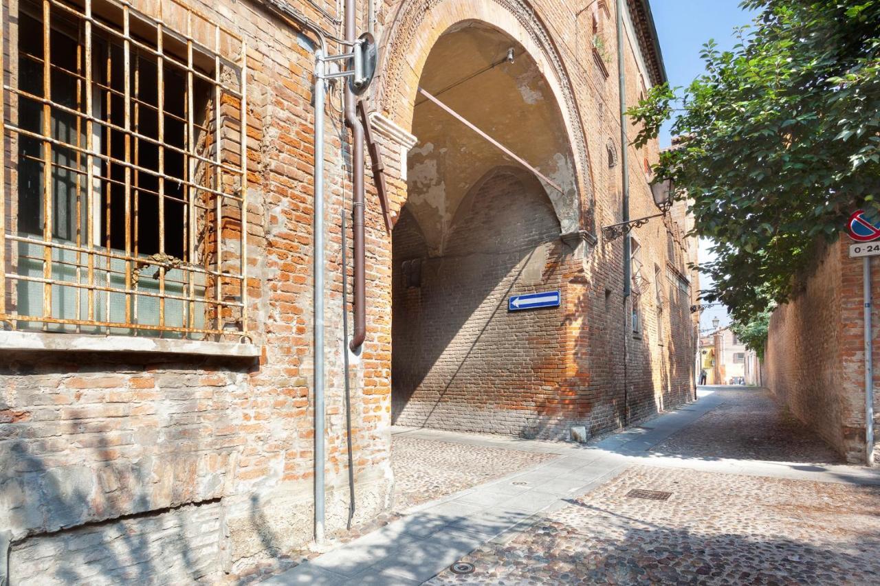 Ferrara Casa Dell'Archivolto Con Garage Lägenhet Exteriör bild