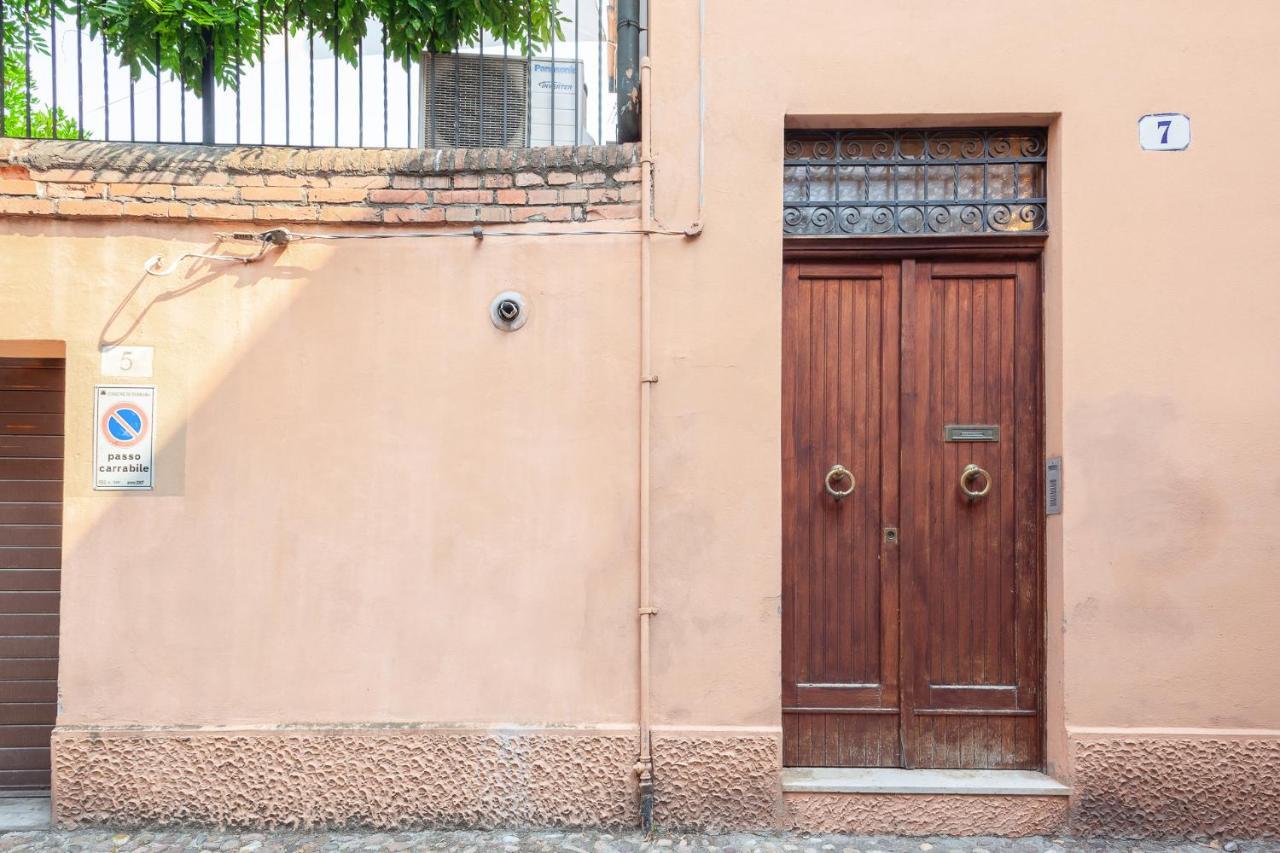 Ferrara Casa Dell'Archivolto Con Garage Lägenhet Exteriör bild