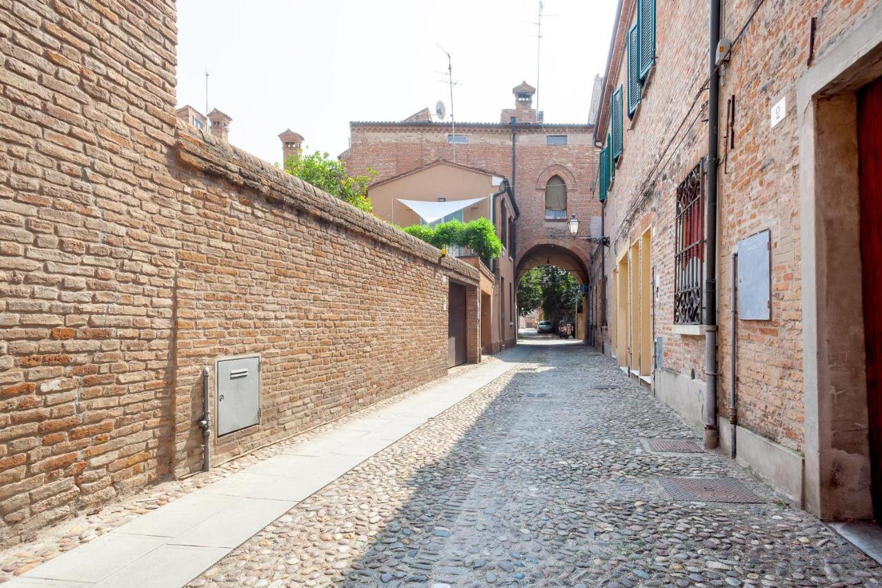 Ferrara Casa Dell'Archivolto Con Garage Lägenhet Exteriör bild